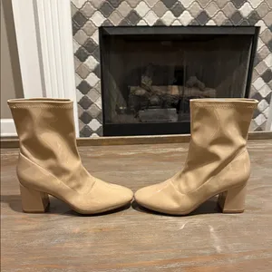 Journee Collection Reice Square Toe Block Heel Bootie Tan Size‎ 6.5 NWOB thumbnail 2
