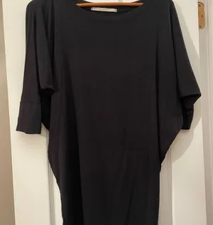 41 Hawthorn Black Short Sleeve Top thumbnail 1