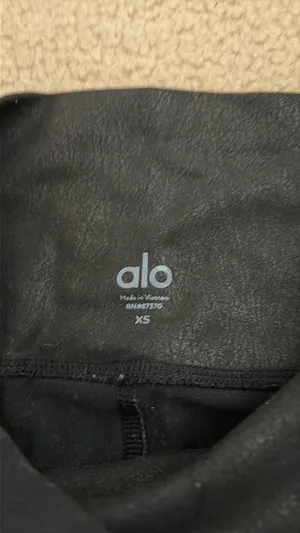 Alo Yoga Leggings thumbnail 2