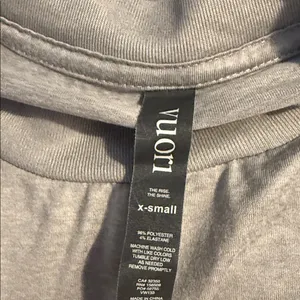 Vuori Heather Gray Long-Sleeve Shirt thumbnail 2