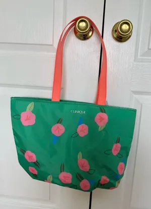 Clinique Tote Bag with mini makeup bag inside  thumbnail 1