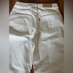 PINK Victoria's Secret Wide-Leg Jeans in Cream thumbnail 4