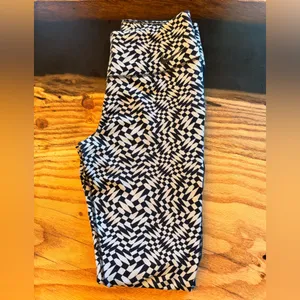 Nike Dri-FIT Pattern Leggings Medium thumbnail 2
