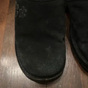 UGG Clog Mule Black Suede 9 Shearling Platform‎ Floral S/N 5304 Chunky Y2K Retro thumbnail 5