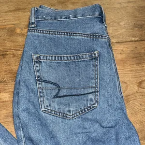 American Eagle Denim Distressed Mom Jeans Size 2 thumbnail 8