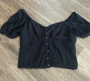 Hollister Black Top thumbnail 1
