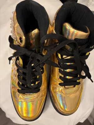 Gold and black preppy or casual sneakers Sz. 7.5 Unisex thumbnail 1