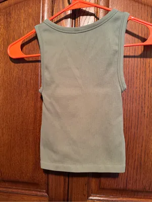 Aritzia Sunday Best SinchSeamless Ribbed Cropped Tank in Sage Green, Size XXS thumbnail 3
