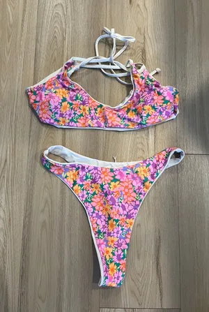 Amazon Bikini Set thumbnail 1