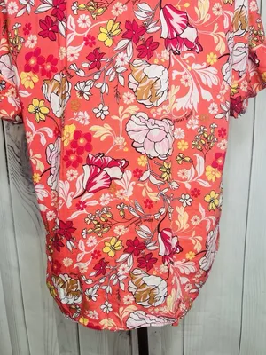 Victorias Secret Womens Sz M Pajama Set Short-Sleeve Shirt Shorts Coral Floral thumbnail 12