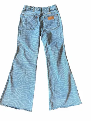 Wrangler Flare Leg Jeans Size 27x31 Wanderer High Rise Meow Laser Tiger Country thumbnail 4