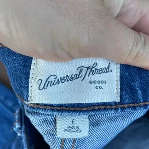Target Universal Thread high-waisted straight-leg blue jeans sz 6 thumbnail 5