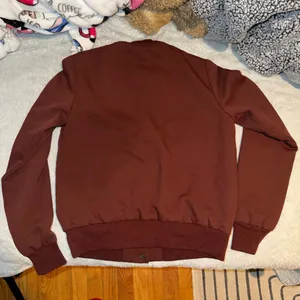 NWOT Aritzia Wilfred Poussin Bomber Burgundy thumbnail 2