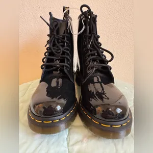 Dr. Martens Black Patent Leather Boots Womens size 9 thumbnail 5