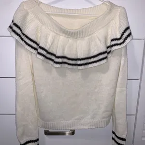 white off the shoulder ruffle sweater Size M thumbnail 2