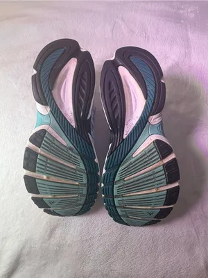 adidas White and Light Blue Women’s Athletic Running Shoes thumbnail 9