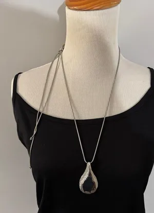 Elegant Chico  Silver Teardrop Pendant Necklace, adjustable thumbnail 1