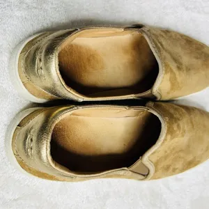 UGG Cas Women's Size 6.5 Caramel Tan Suede Gold Leather Slip On Comfort Shoes thumbnail 7