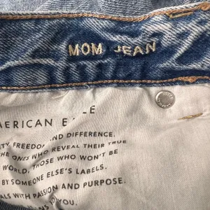 American Eagle Mom Jeans Distressed Denim Jeans Size 12 thumbnail 4
