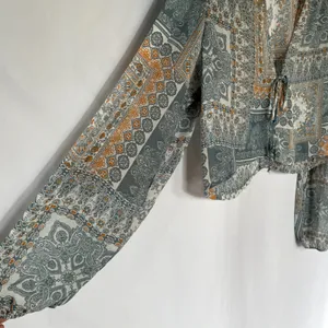 Rue21 flowy lightweight boho fairycore blue tie front top L long sleeved shirt‎ thumbnail 3