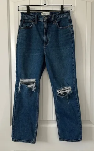 Abercrombie Ankle Straight‎ Ultra High Rise Distressed Jeans 4/27 Curve thumbnail 1
