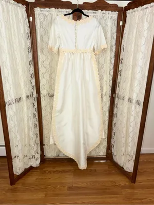 Gorgeous Vintage 1960s Silk Taffeta Sheath Wedding Gown thumbnail 9