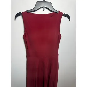 Brand New OGL Women's Size XS Red Sleeveless Midi Dress With Pockets thumbnail 4