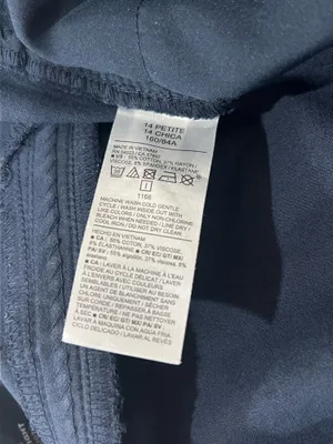 Like New Old Navy high rise pixie straight leg thumbnail 6