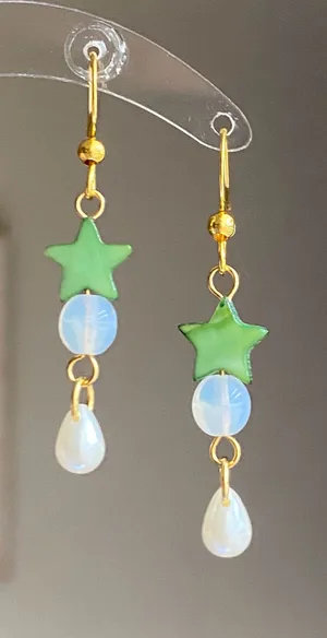 Handmade fairy whimsy star & teardrop dangle earrings💚🌟 thumbnail 2