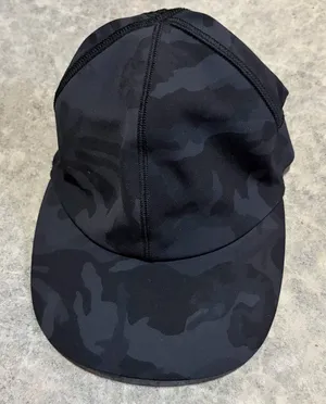 Lululemon hat thumbnail 1