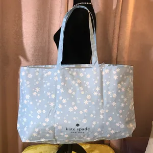 NWT Kate Spade Winter Snowflake Oversized Tote Bag thumbnail 9
