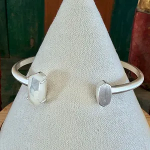 Kendra Scott Vada Pinch Bracelet in Ivory Pearl thumbnail 1