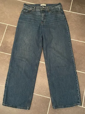 Abercrombie & Fitch Women's Dark Blue Straight Leg Jeans thumbnail 1