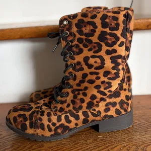 Forever Link Leopard Lace-Up‎ Boots Size 7.5 EUC thumbnail 2