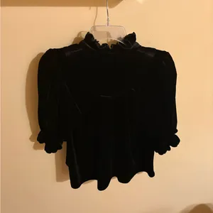 NWT Tuckernuck Pomander Place black velvet ruffle blouse thumbnail 5