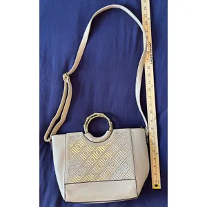 Liz Claiborne Beige Saffiano Crossbody Bag Bamboo Handle Geometric Metallic thumbnail 8
