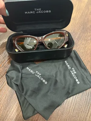 Marc Jacobs Sunglasses thumbnail 2