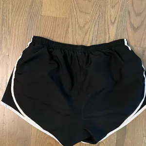 Nike Women's Black lined running Shorts sz Medium thumbnail 2