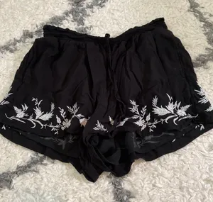American Eagle Cute Shorts thumbnail 1