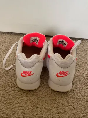 Nike Outburst Womens White Solar Red Running Walking Shoes Sneakers Size 8.5 thumbnail 3