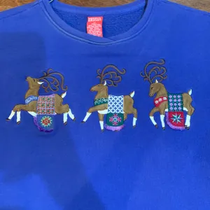 merry & bright reindeer pullover Size M thumbnail 3