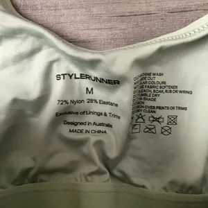 Style runner green sports bra thumbnail 2