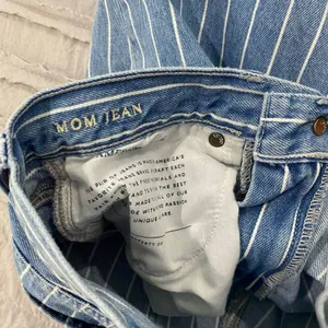 American Eagle High-Rise Mom Jeans SZ 0 thumbnail 6