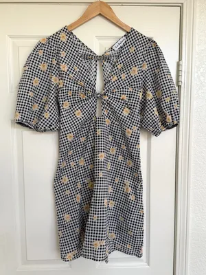 Anthropologie En Saison Floral Gingham Tie Front Cut Out Back Dress‎ thumbnail 3