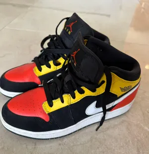 Nike Air Jordan’s 1 Mids thumbnail 1