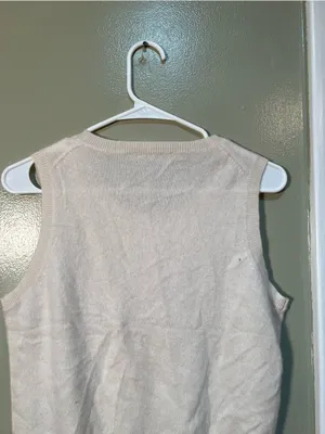 Women's Sleeveless Sweater Scoop Neck Cream White Banded Hem Semi-Sheer Very Sof thumbnail 5