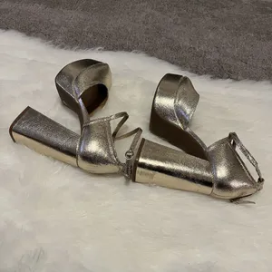 Chelsea‎ & Violet Women’s Pumps 9M Chunky Heels Gold Y2K thumbnail 3
