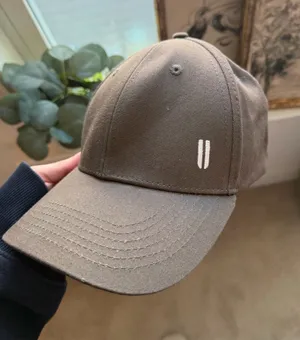NOBULL Athletic Cap Brown/Grey Adjustable Strapback Unisex thumbnail 1
