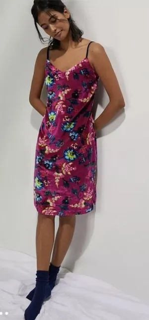 Anthropologie Shania Velvet Floral Slip‎ Dress in Violet Size Small thumbnail 1