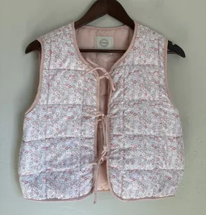 Stoosh Womens Small Pink Floral Quilted Vest Front Bow Lightweight Jacket EUC thumbnail 1